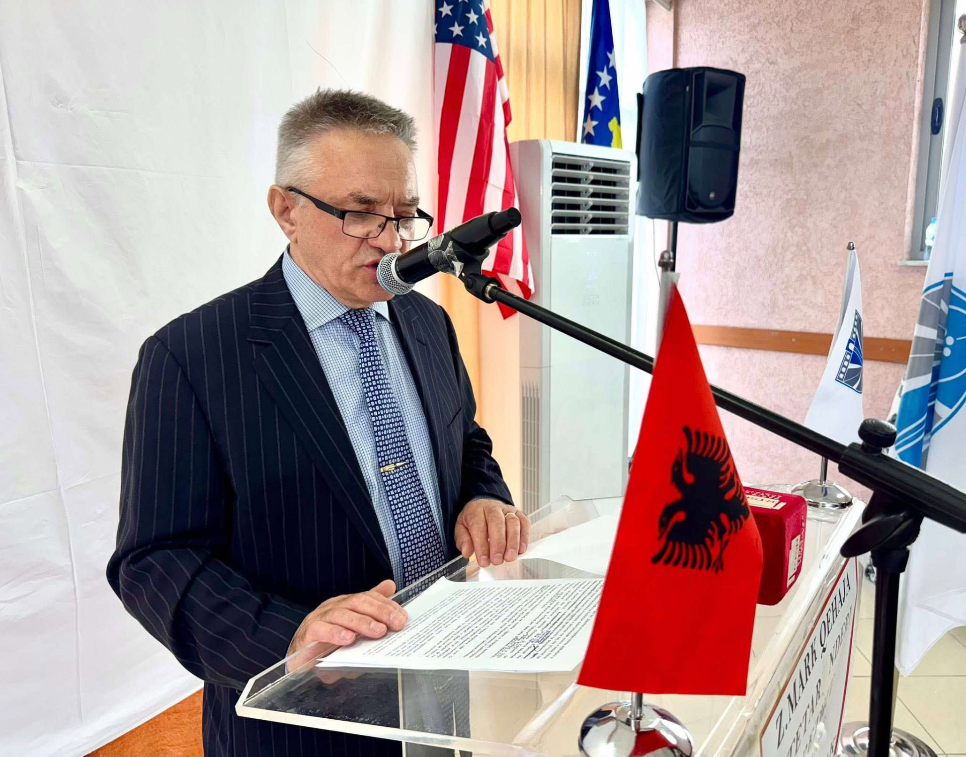 Mark Qehaja gjatë fjalës së tij në ceremoni.