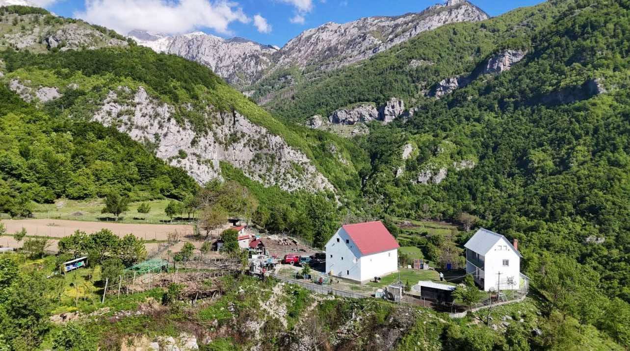 Bujtina Mark Alia mes maleve të Vranës në Nikaj-Mërtur